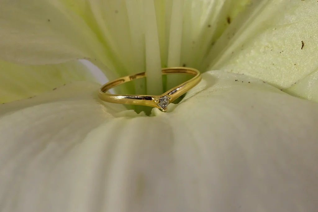 Joya de oro, plata. Anillo, producto artesanía joyería o bisutería