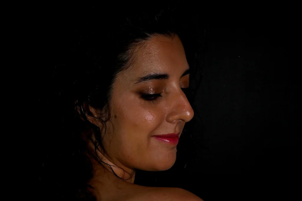 Abilleira Photography Foto Perfil Instagram Cosmética Maquillaje Marca Personal Glitter Influencer Fotógrafa UGC Retrato